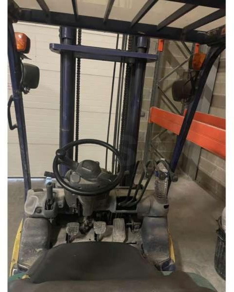 Komatsu FD25T-14 - Diesel viličar: slika Komatsu FD25T-14 - Diesel viličar Komatsu FD25T-14 - Diesel viličar: slika Komatsu FD25T-14 - Diesel viličar