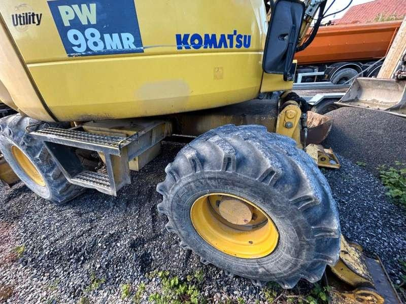 Bager na kotačima Komatsu PW98MR-6: slika Bager na kotačima Komatsu PW98MR-6
