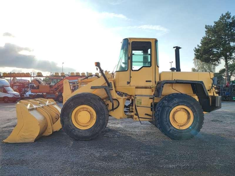Komatsu WA270-3 - Utovarivač na kotačima: slika Komatsu WA270-3 - Utovarivač na kotačima Komatsu WA270-3 - Utovarivač na kotačima: slika Komatsu WA270-3 - Utovarivač na kotačima