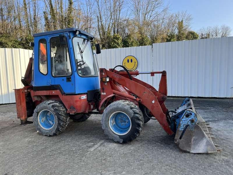 Kubota R520 - Rovokopač-utovarivač: slika Kubota R520 - Rovokopač-utovarivač Kubota R520 - Rovokopač-utovarivač: slika Kubota R520 - Rovokopač-utovarivač