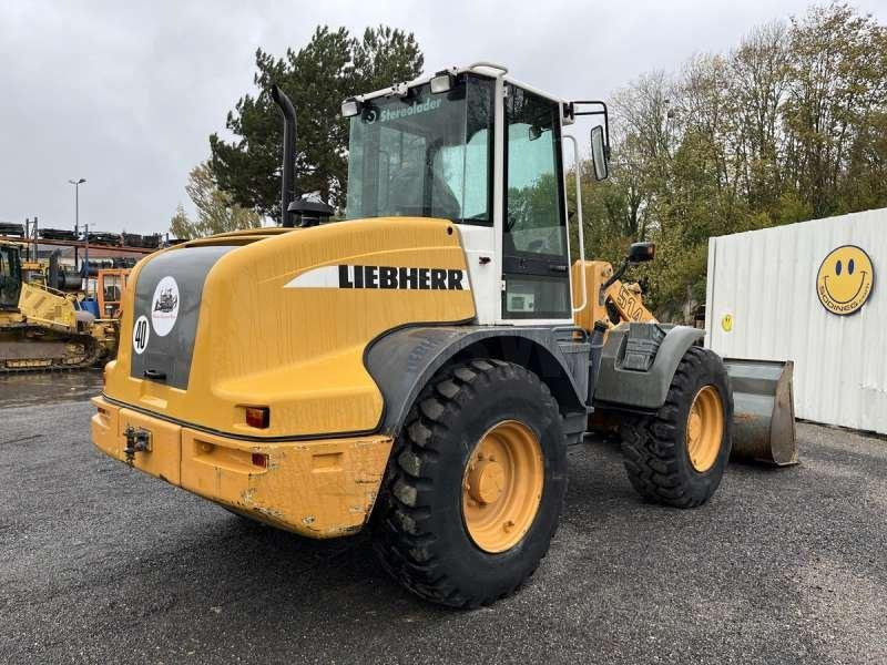 Liebherr L514 Stereo - Utovarivač na kotačima: slika Liebherr L514 Stereo - Utovarivač na kotačima Liebherr L514 Stereo - Utovarivač na kotačima: slika Liebherr L514 Stereo - Utovarivač na kotačima