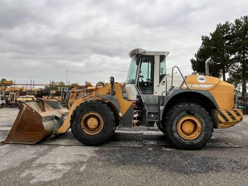 Liebherr L554 - Utovarivač na kotačima: slika Liebherr L554 - Utovarivač na kotačima Liebherr L554 - Utovarivač na kotačima: slika Liebherr L554 - Utovarivač na kotačima