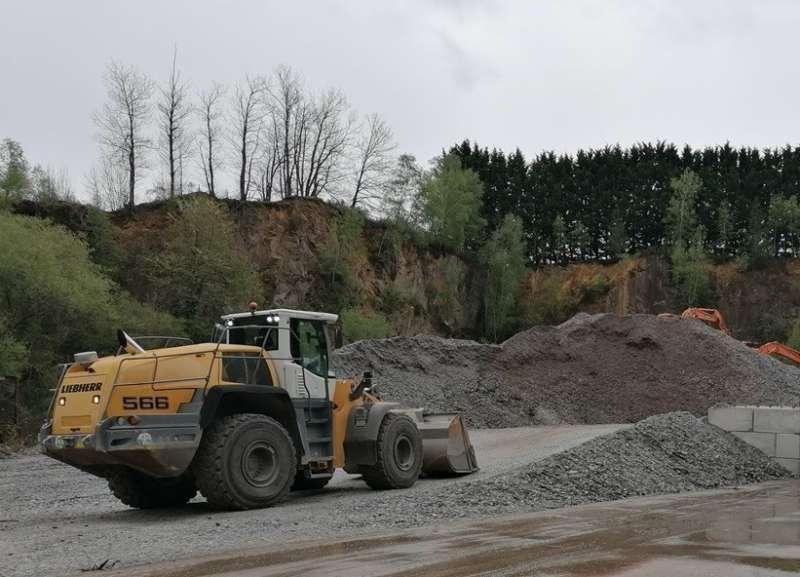Liebherr L566 - Utovarivač na kotačima: slika Liebherr L566 - Utovarivač na kotačima Liebherr L566 - Utovarivač na kotačima: slika Liebherr L566 - Utovarivač na kotačima
