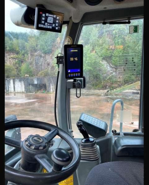 Liebherr L566 - Utovarivač na kotačima: slika Liebherr L566 - Utovarivač na kotačima Liebherr L566 - Utovarivač na kotačima: slika Liebherr L566 - Utovarivač na kotačima