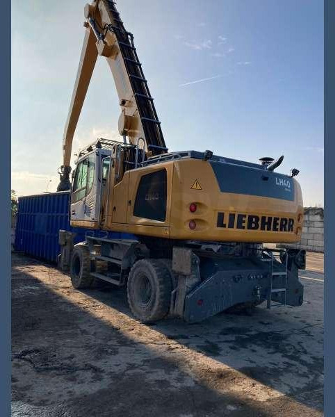 Liebherr LH40M LITRONIC - Stroj za rukovanje otpadom: slika Liebherr LH40M LITRONIC - Stroj za rukovanje otpadom Liebherr LH40M LITRONIC - Stroj za rukovanje otpadom: slika Liebherr LH40M LITRONIC - Stroj za rukovanje otpadom