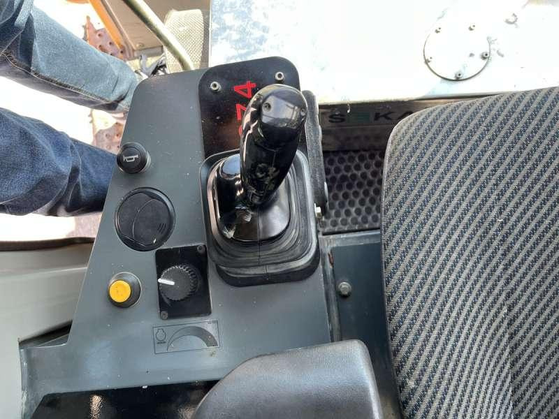 Utovarivač gusjeničar Liebherr LR614: slika Utovarivač gusjeničar Liebherr LR614