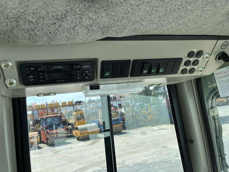 Utovarivač gusjeničar Liebherr LR614: slika Utovarivač gusjeničar Liebherr LR614