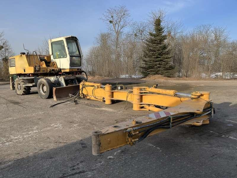 Liebherr Pelle sur Pneus A316 - POUR PIECES - Bager na kotačima: slika Liebherr Pelle sur Pneus A316 - POUR PIECES - Bager na kotačima Liebherr Pelle sur Pneus A316 - POUR PIECES - Bager na kotačima: slika Liebherr Pelle sur Pneus A316 - POUR PIECES - Bager na kotačima