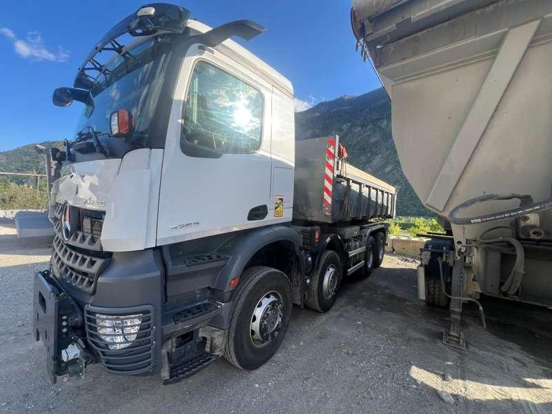 Mercedes AROCS 3253 8X4 - Kiper: slika Mercedes AROCS 3253 8X4 - Kiper Mercedes AROCS 3253 8X4 - Kiper: slika Mercedes AROCS 3253 8X4 - Kiper