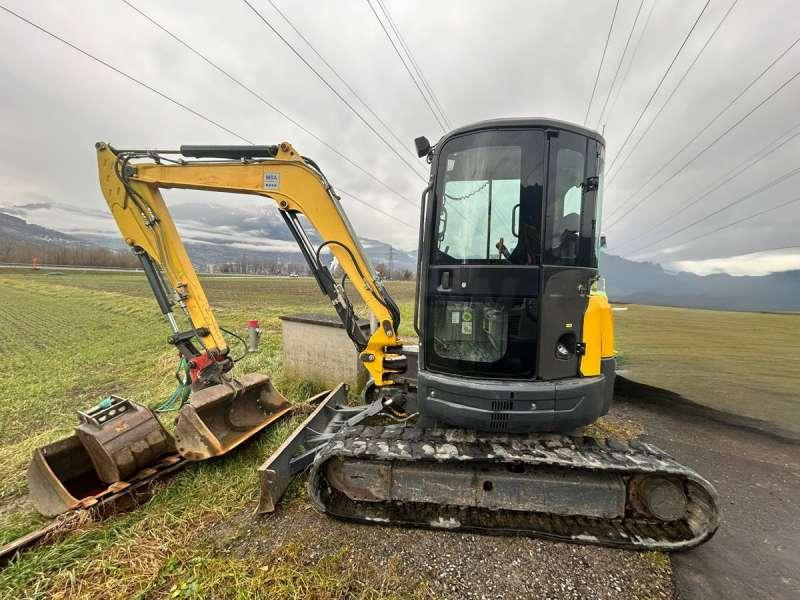 New Holland E50B SR - Mini bager: slika New Holland E50B SR - Mini bager New Holland E50B SR - Mini bager: slika New Holland E50B SR - Mini bager