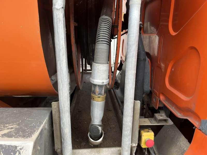 Kamion cisterna Renault MIDLUM 180 DCI: slika Kamion cisterna Renault MIDLUM 180 DCI Kamion cisterna Renault MIDLUM 180 DCI: slika Kamion cisterna Renault MIDLUM 180 DCI