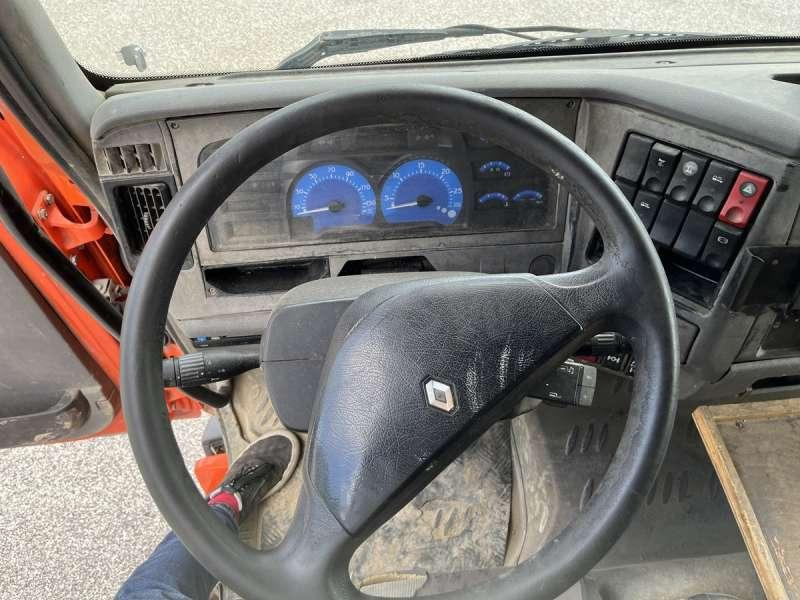 Kamion cisterna Renault MIDLUM 180 DCI: slika Kamion cisterna Renault MIDLUM 180 DCI Kamion cisterna Renault MIDLUM 180 DCI: slika Kamion cisterna Renault MIDLUM 180 DCI