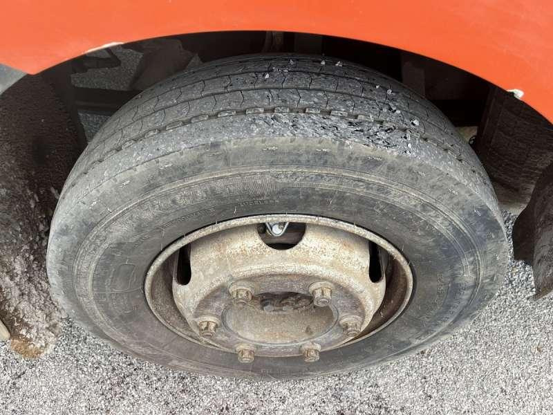 Kamion cisterna Renault MIDLUM 180 DCI: slika Kamion cisterna Renault MIDLUM 180 DCI Kamion cisterna Renault MIDLUM 180 DCI: slika Kamion cisterna Renault MIDLUM 180 DCI