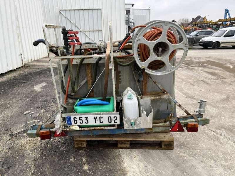 Tecnoma CUVE DE TRAITEMENT PHYTO - Prskalica za traktor: slika Tecnoma CUVE DE TRAITEMENT PHYTO - Prskalica za traktor Tecnoma CUVE DE TRAITEMENT PHYTO - Prskalica za traktor: slika Tecnoma CUVE DE TRAITEMENT PHYTO - Prskalica za traktor