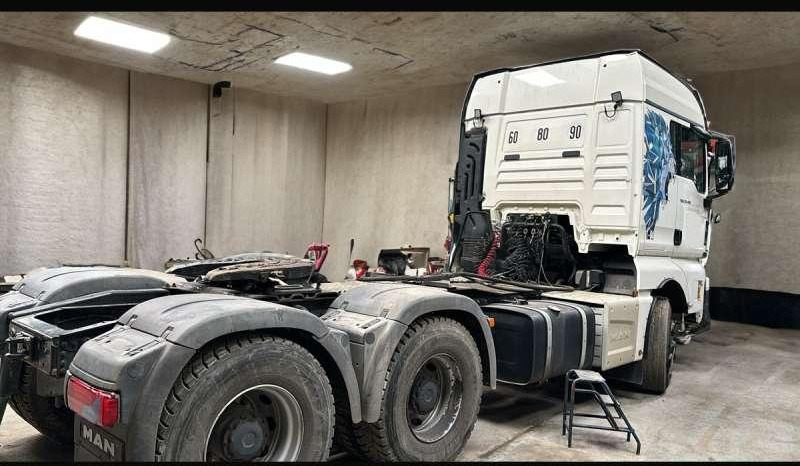 MAN TGX 33.480 - Tegljač: slika MAN TGX 33.480 - Tegljač MAN TGX 33.480 - Tegljač: slika MAN TGX 33.480 - Tegljač