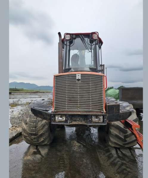 VALMET 840.4 - Traktor za šumarstvo: slika VALMET 840.4 - Traktor za šumarstvo VALMET 840.4 - Traktor za šumarstvo: slika VALMET 840.4 - Traktor za šumarstvo