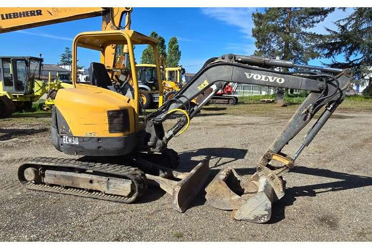 Volvo ECR38 - Mini bager: slika Volvo ECR38 - Mini bager Volvo ECR38 - Mini bager: slika Volvo ECR38 - Mini bager