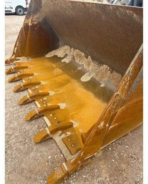 Volvo L110E - Utovarivač na kotačima: slika Volvo L110E - Utovarivač na kotačima Volvo L110E - Utovarivač na kotačima: slika Volvo L110E - Utovarivač na kotačima