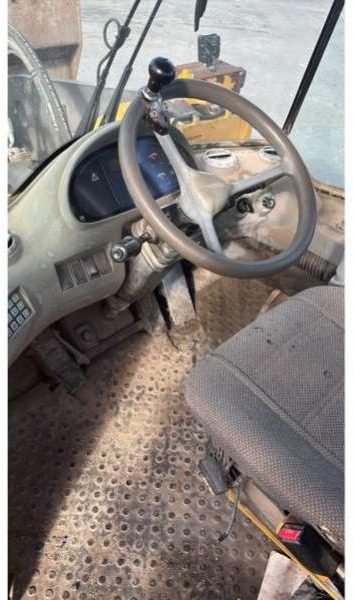 Utovarivač na kotačima Volvo L180E: slika Utovarivač na kotačima Volvo L180E Utovarivač na kotačima Volvo L180E: slika Utovarivač na kotačima Volvo L180E