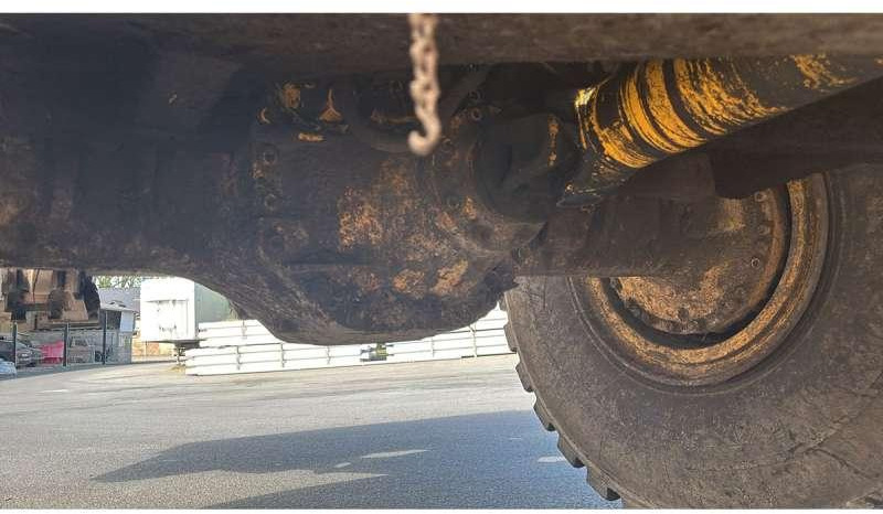 Utovarivač na kotačima Volvo L180E: slika Utovarivač na kotačima Volvo L180E Utovarivač na kotačima Volvo L180E: slika Utovarivač na kotačima Volvo L180E