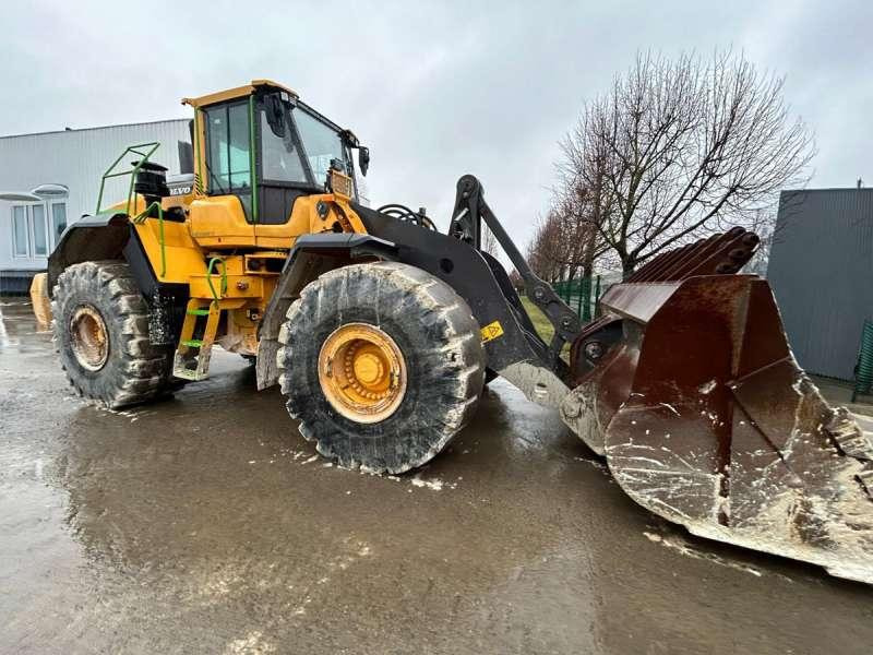 Volvo L220H - Utovarivač na kotačima: slika Volvo L220H - Utovarivač na kotačima Volvo L220H - Utovarivač na kotačima: slika Volvo L220H - Utovarivač na kotačima