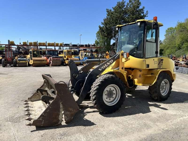 Volvo L30B-Z - Utovarivač na kotačima: slika Volvo L30B-Z - Utovarivač na kotačima Volvo L30B-Z - Utovarivač na kotačima: slika Volvo L30B-Z - Utovarivač na kotačima
