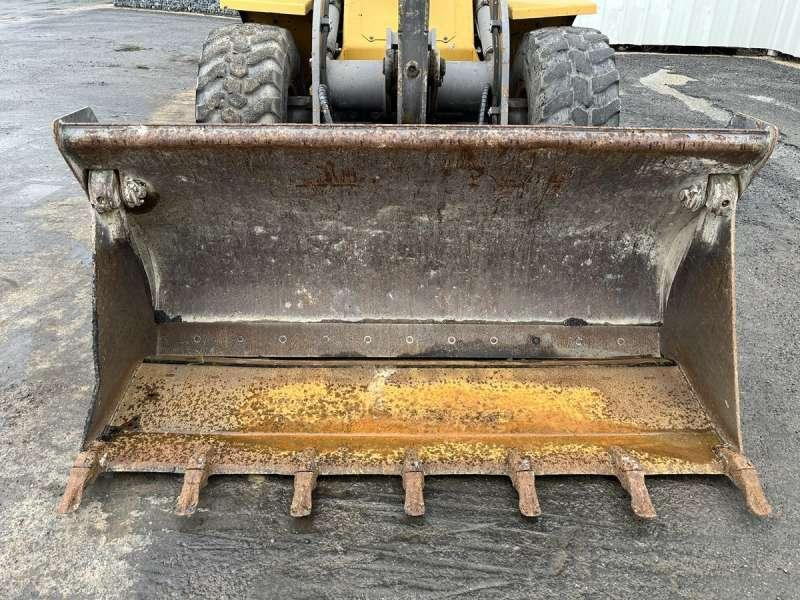 Utovarivač na kotačima Volvo L30G: slika Utovarivač na kotačima Volvo L30G