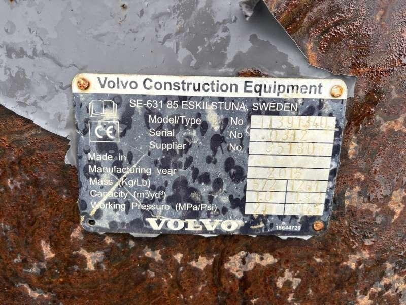 Utovarivač na kotačima Volvo L30G: slika Utovarivač na kotačima Volvo L30G