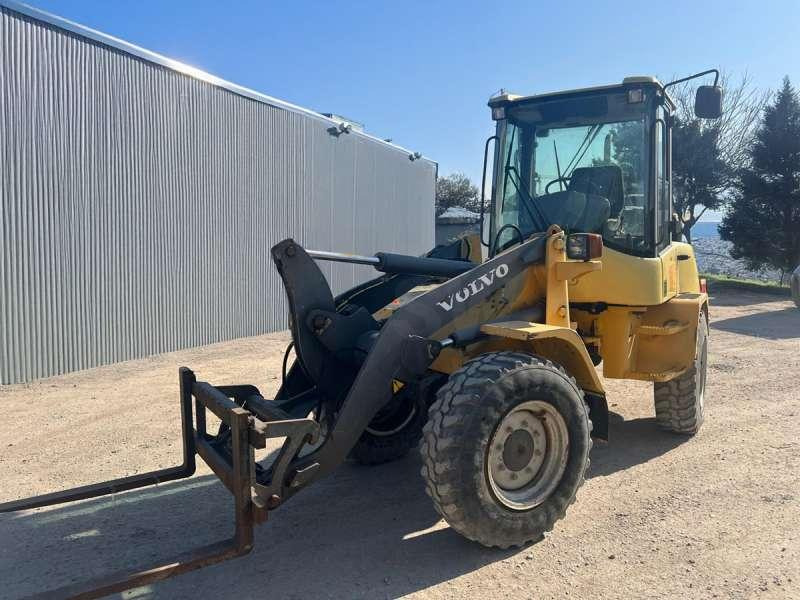 Volvo L30Z - Utovarivač na kotačima: slika Volvo L30Z - Utovarivač na kotačima Volvo L30Z - Utovarivač na kotačima: slika Volvo L30Z - Utovarivač na kotačima