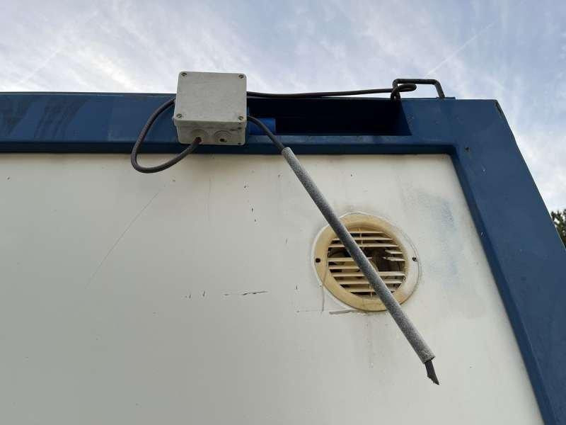 Građevinski kontejner WC: slika Građevinski kontejner WC