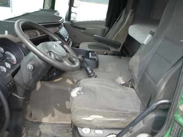Kamion-šasija DAF CF85 6X4 460PK MANUAL GEARBOX STEEL SPRINGS: slika Kamion-šasija DAF CF85 6X4 460PK MANUAL GEARBOX STEEL SPRINGS