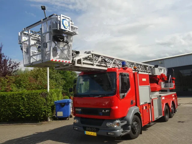 DAF LF 55.250 METZ 30 meter - Vatrogasno vozilo: slika DAF LF 55.250 METZ 30 meter - Vatrogasno vozilo DAF LF 55.250 METZ 30 meter - Vatrogasno vozilo: slika DAF LF 55.250 METZ 30 meter - Vatrogasno vozilo