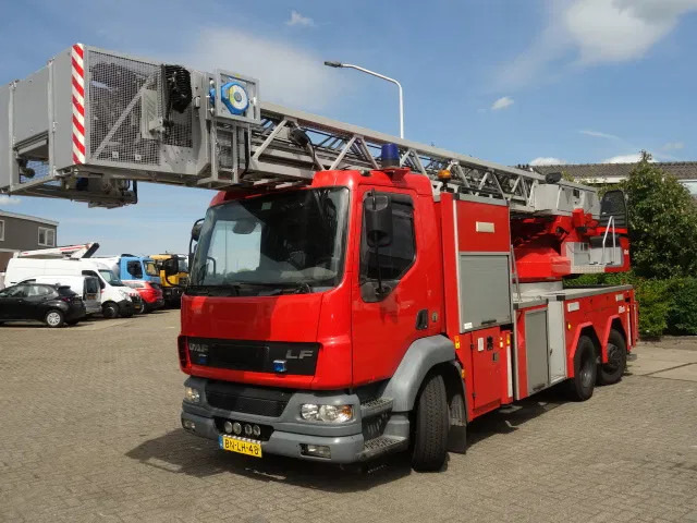 DAF LF 55.250 METZ 30 meter - Vatrogasno vozilo: slika DAF LF 55.250 METZ 30 meter - Vatrogasno vozilo DAF LF 55.250 METZ 30 meter - Vatrogasno vozilo: slika DAF LF 55.250 METZ 30 meter - Vatrogasno vozilo