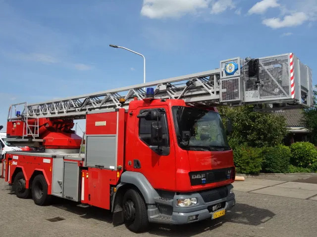 DAF LF 55.250 METZ 30 meter - Vatrogasno vozilo: slika DAF LF 55.250 METZ 30 meter - Vatrogasno vozilo DAF LF 55.250 METZ 30 meter - Vatrogasno vozilo: slika DAF LF 55.250 METZ 30 meter - Vatrogasno vozilo