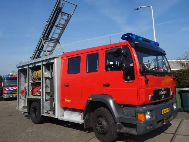 MAN 15 224-with winch 2500liter tank manual gearbox ,ziegler pomp - Vatrogasno vozilo: slika MAN 15 224-with winch 2500liter tank manual gearbox ,ziegler pomp - Vatrogasno vozilo MAN 15 224-with winch 2500liter tank manual gearbox ,ziegler pomp - Vatrogasno vozilo: slika MAN 15 224-with winch 2500liter tank manual gearbox ,ziegler pomp - Vatrogasno vozilo