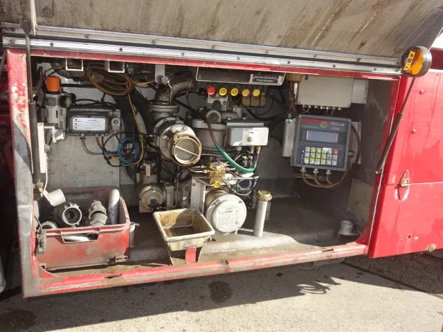 MAN 19-264 manual feulpomp 13500 liter,6 cil - Kamion cisterna: slika MAN 19-264 manual feulpomp 13500 liter,6 cil - Kamion cisterna MAN 19-264 manual feulpomp 13500 liter,6 cil - Kamion cisterna: slika MAN 19-264 manual feulpomp 13500 liter,6 cil - Kamion cisterna