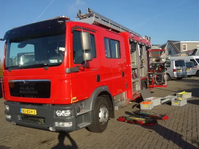 MAN TGM 15.250 FIRE TRUCK,2000 LITER TANK, FOAM TANK, AIRCO,WITH EQUIPMENT - Vatrogasno vozilo: slika MAN TGM 15.250 FIRE TRUCK,2000 LITER TANK, FOAM TANK, AIRCO,WITH EQUIPMENT - Vatrogasno vozilo MAN TGM 15.250 FIRE TRUCK,2000 LITER TANK, FOAM TANK, AIRCO,WITH EQUIPMENT - Vatrogasno vozilo: slika MAN TGM 15.250 FIRE TRUCK,2000 LITER TANK, FOAM TANK, AIRCO,WITH EQUIPMENT - Vatrogasno vozilo