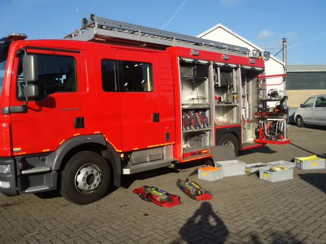 MAN TGM 15.250 FIRE TRUCK,2000 LITER TANK, FOAM TANK, AIRCO,WITH EQUIPMENT - Vatrogasno vozilo: slika MAN TGM 15.250 FIRE TRUCK,2000 LITER TANK, FOAM TANK, AIRCO,WITH EQUIPMENT - Vatrogasno vozilo MAN TGM 15.250 FIRE TRUCK,2000 LITER TANK, FOAM TANK, AIRCO,WITH EQUIPMENT - Vatrogasno vozilo: slika MAN TGM 15.250 FIRE TRUCK,2000 LITER TANK, FOAM TANK, AIRCO,WITH EQUIPMENT - Vatrogasno vozilo