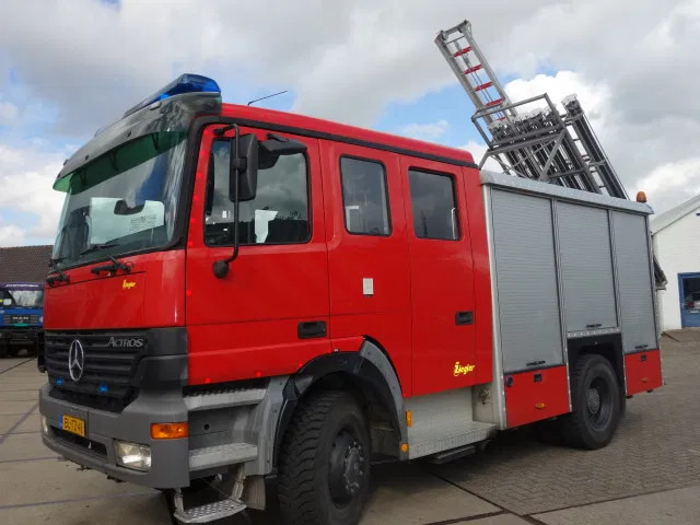 Mercedes-Benz Actros 1831 4X4 ZIEGLER BOMBEROS POMP,2500 L TANK - Vatrogasno vozilo: slika Mercedes-Benz Actros 1831 4X4 ZIEGLER BOMBEROS POMP,2500 L TANK - Vatrogasno vozilo Mercedes-Benz Actros 1831 4X4 ZIEGLER BOMBEROS POMP,2500 L TANK - Vatrogasno vozilo: slika Mercedes-Benz Actros 1831 4X4 ZIEGLER BOMBEROS POMP,2500 L TANK - Vatrogasno vozilo
