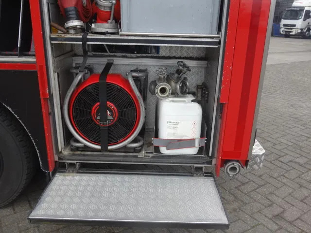 Vatrogasno vozilo Mercedes-Benz Atego 1426 ZIEGLER 2000 LITER EURO 5: slika Vatrogasno vozilo Mercedes-Benz Atego 1426 ZIEGLER 2000 LITER EURO 5