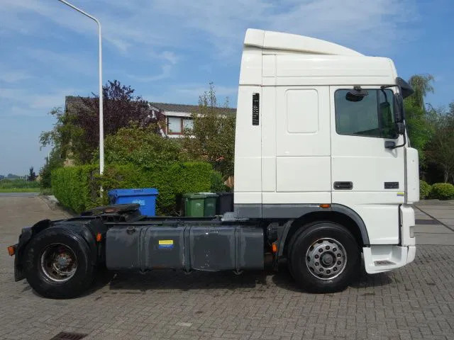 DAF XF 430 EURO3 MANAULE GEAR - Tegljač: slika DAF XF 430 EURO3 MANAULE GEAR - Tegljač DAF XF 430 EURO3 MANAULE GEAR - Tegljač: slika DAF XF 430 EURO3 MANAULE GEAR - Tegljač