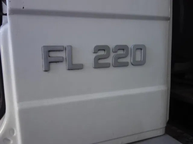 Volvo FL 240 220PK 12000 LITER STEELSPRINGS - Kamion cisterna: slika Volvo FL 240 220PK 12000 LITER STEELSPRINGS - Kamion cisterna Volvo FL 240 220PK 12000 LITER STEELSPRINGS - Kamion cisterna: slika Volvo FL 240 220PK 12000 LITER STEELSPRINGS - Kamion cisterna