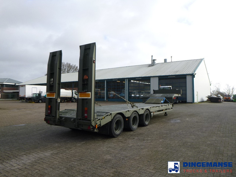 Broshuis 3-axle semi-lowbed trailer E-2130 / 73 t + ramps - Poluprikolica s niskim utovarivačem: slika Broshuis 3-axle semi-lowbed trailer E-2130 / 73 t + ramps - Poluprikolica s niskim utovarivačem Broshuis 3-axle semi-lowbed trailer E-2130 / 73 t + ramps - Poluprikolica s niskim utovarivačem: slika Broshuis 3-axle semi-lowbed trailer E-2130 / 73 t + ramps - Poluprikolica s niskim utovarivačem