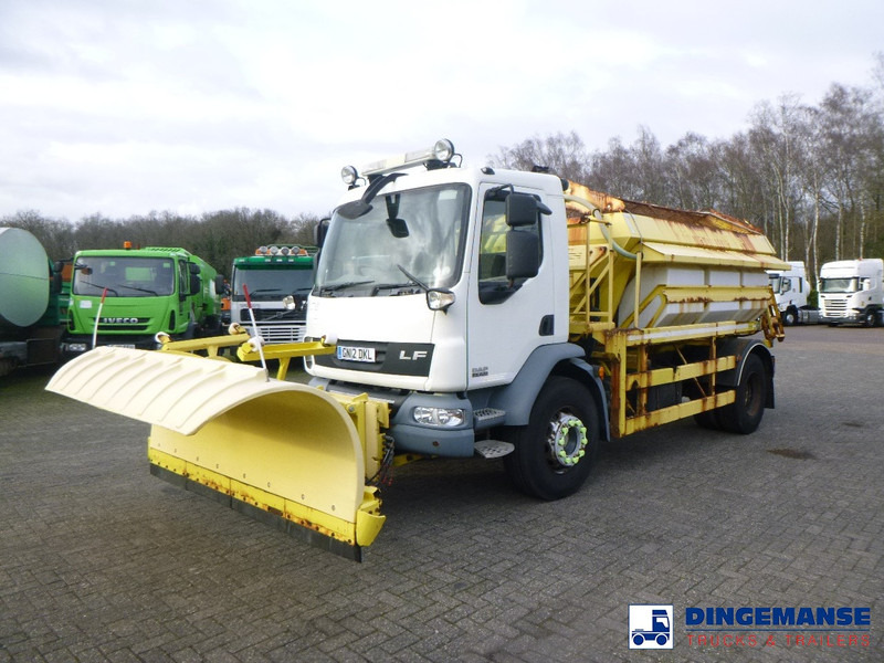 DAF LF 55.220 4X2 RHD salt spreader / gritter - Vozilo za čišćenje snijega: slika DAF LF 55.220 4X2 RHD salt spreader / gritter - Vozilo za čišćenje snijega DAF LF 55.220 4X2 RHD salt spreader / gritter - Vozilo za čišćenje snijega: slika DAF LF 55.220 4X2 RHD salt spreader / gritter - Vozilo za čišćenje snijega