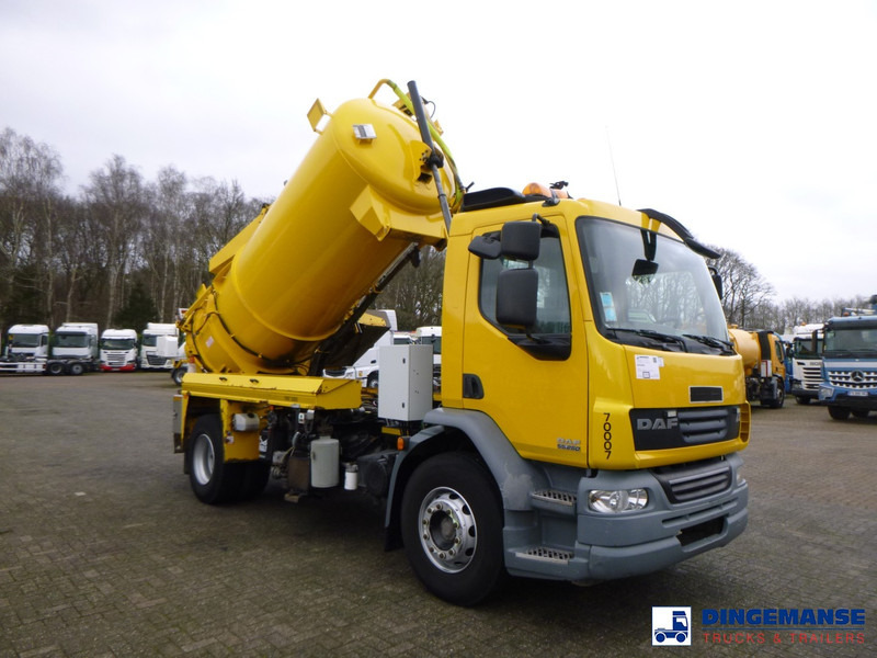 DAF LF 55.220 4X2 Whale vacuum tank 8.1 m3 - Vakum kamion: slika DAF LF 55.220 4X2 Whale vacuum tank 8.1 m3 - Vakum kamion DAF LF 55.220 4X2 Whale vacuum tank 8.1 m3 - Vakum kamion: slika DAF LF 55.220 4X2 Whale vacuum tank 8.1 m3 - Vakum kamion