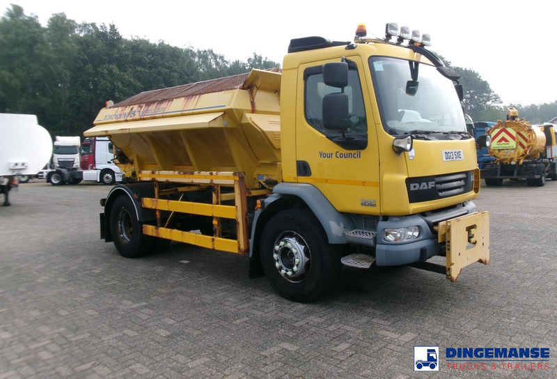 DAF LF 55.250 4X2 RHD gritter - Vozilo za čišćenje snijega: slika DAF LF 55.250 4X2 RHD gritter - Vozilo za čišćenje snijega DAF LF 55.250 4X2 RHD gritter - Vozilo za čišćenje snijega: slika DAF LF 55.250 4X2 RHD gritter - Vozilo za čišćenje snijega