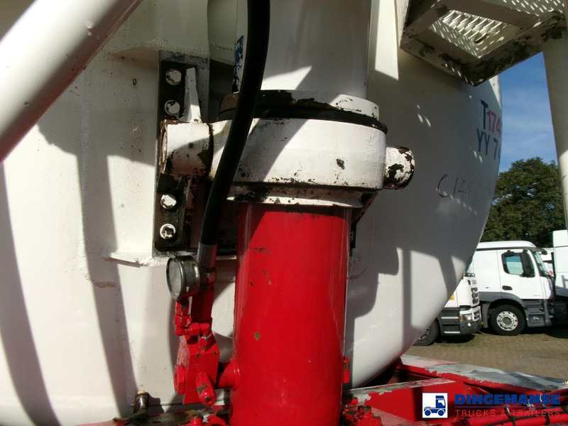 Poluprikolica cisterna Feldbinder Powder tank alu 41 m3 (tipping): slika Poluprikolica cisterna Feldbinder Powder tank alu 41 m3 (tipping)