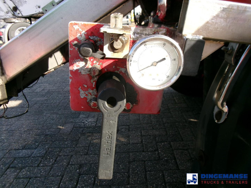 Poluprikolica cisterna Feldbinder Powder tank alu 41 m3 (tipping): slika Poluprikolica cisterna Feldbinder Powder tank alu 41 m3 (tipping)