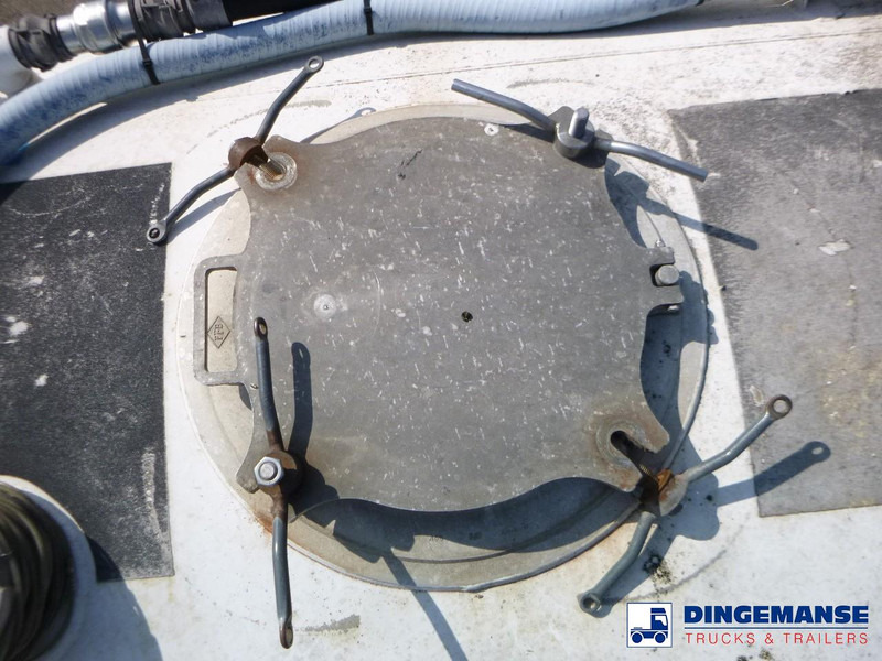 Poluprikolica cisterna Feldbinder Powder tank alu 63 m3 / 1 comp (tipping): slika Poluprikolica cisterna Feldbinder Powder tank alu 63 m3 / 1 comp (tipping) Poluprikolica cisterna Feldbinder Powder tank alu 63 m3 / 1 comp (tipping): slika Poluprikolica cisterna Feldbinder Powder tank alu 63 m3 / 1 comp (tipping)