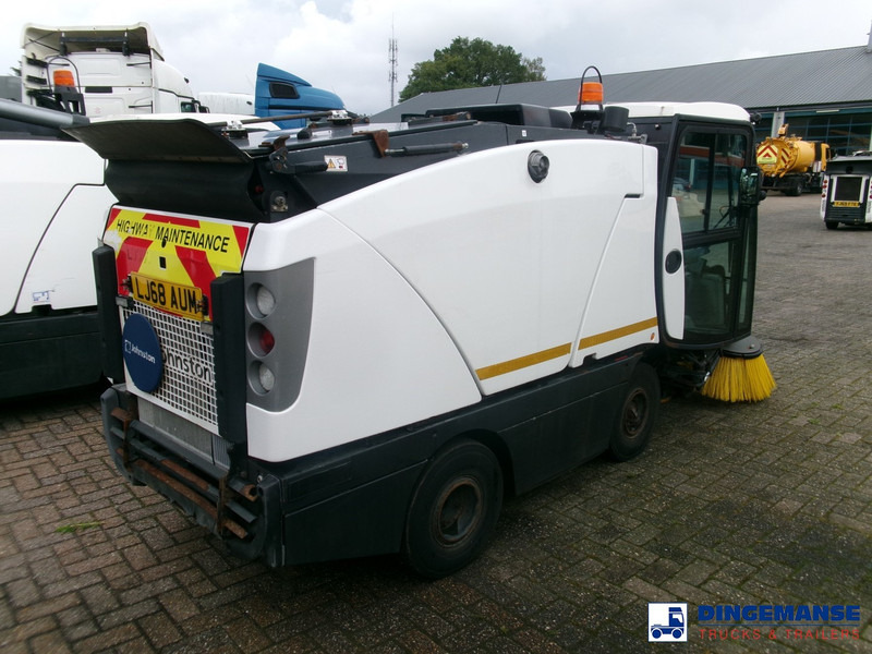 Johnston C202 compact street sweeper - Cestovna čistilica: slika Johnston C202 compact street sweeper - Cestovna čistilica Johnston C202 compact street sweeper - Cestovna čistilica: slika Johnston C202 compact street sweeper - Cestovna čistilica